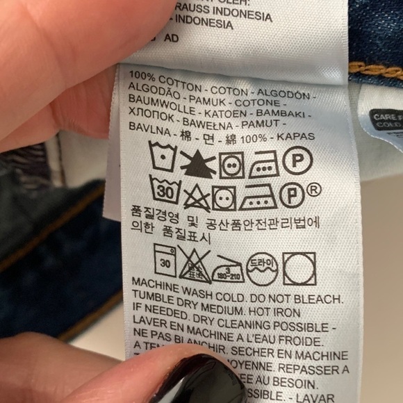 Levis Denim Shorts - Picture 5 of 12